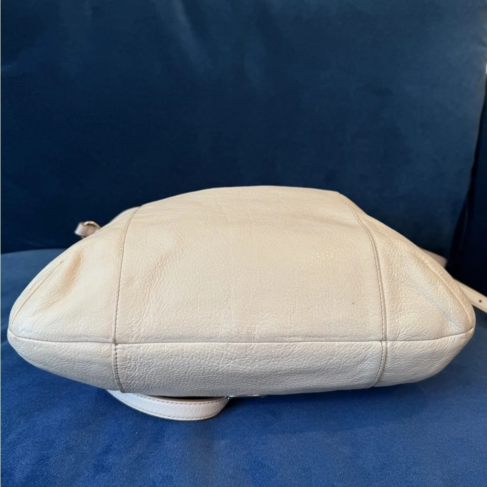 Coach I Pebbled Cream Leather Shoulder‎ /Crossbody Bag
